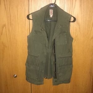Green utility vest